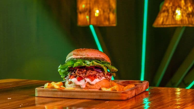 Hambúrguer artesanal